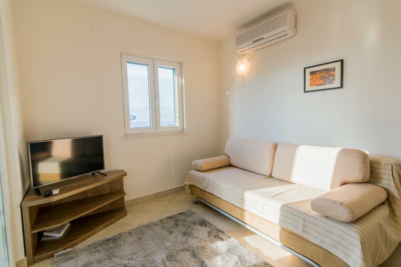 Apartman Emil Supetar Exteriér fotografie